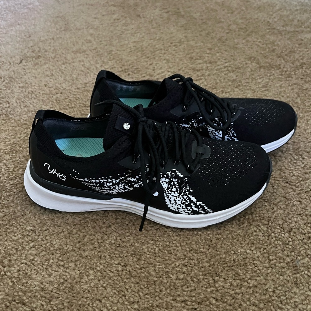 Ryka Women's, Momentum Walking Shoe ~ 6.5 - Picture 2 of 4